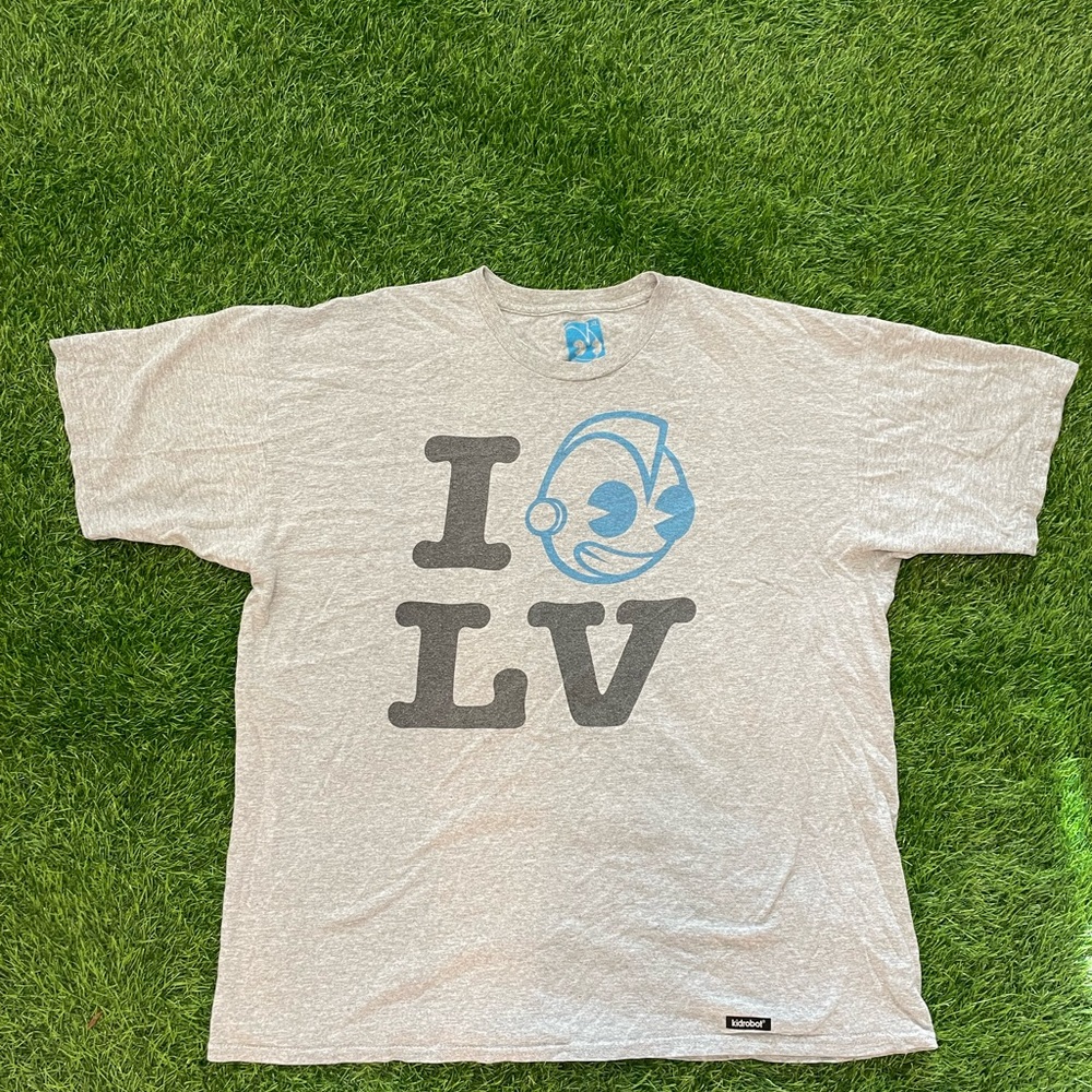 Kid robot t shirt size XL